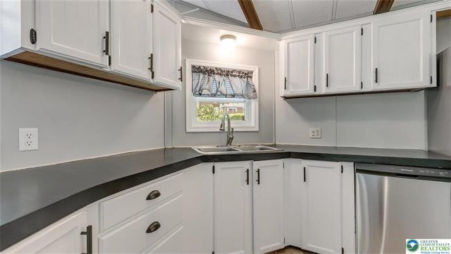 Kitchen Cabinets | Image 11