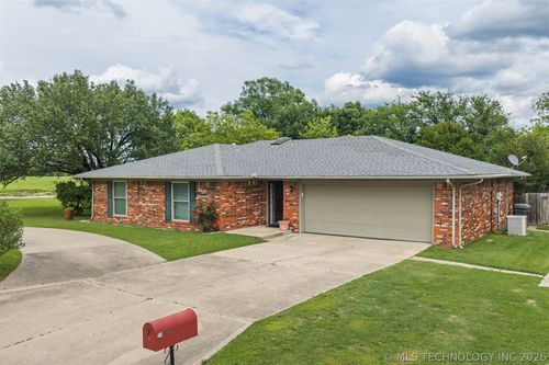 1726 Downing St, Ardmore, OK, 73401-2014 | Card Image