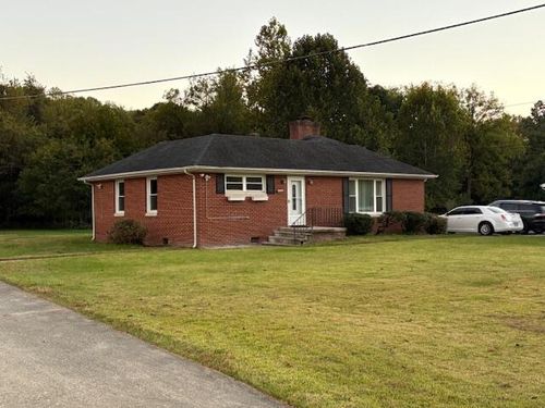 2356 W Riverside Dr, Salem, VA, 24153-5950 | Card Image