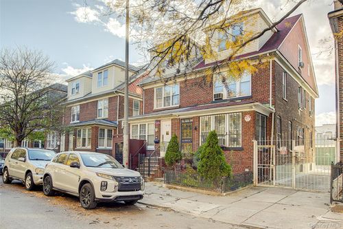 3528 93rd St, Jackson Heights, NY, 11372-5864 | Card Image