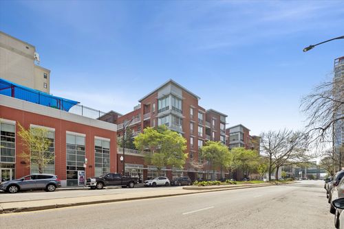 209-2025 S Indiana Ave, Chicago, IL, 60616-4887 | Card Image