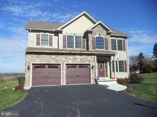 2 Martins Ridge Dr, HANOVER, PA, 17331-7881 | Card Image