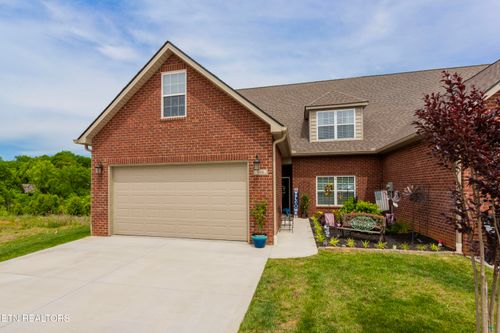 986 Meadow Walk Ln, Lenoir City, TN, 37772-6286 | Card Image