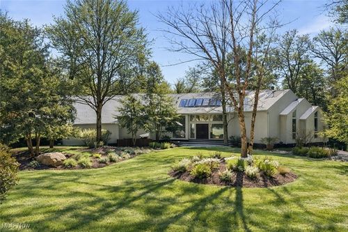 999 Chestnut Run, Gates Mills, OH, 44040-9761 | Card Image