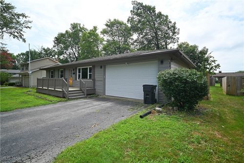 3911 Nottingham Ave, Youngstown, OH, 44511-1111 | Card Image