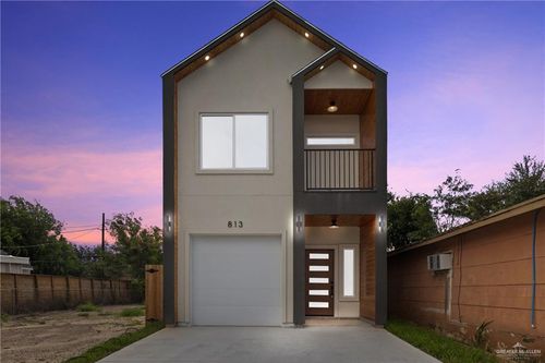 813 S Bicentennial Blvd, McAllen, TX, 78501-5252 | Card Image