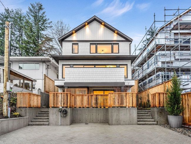 1115 E Keith Road, House other with 5 bedrooms, 3 bathrooms and 2 parking in North Vancouver BC | Image 23