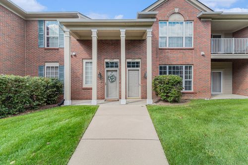 24107 Chesapeake Cir, Walled Lake, MI, 48390-5918 | Card Image