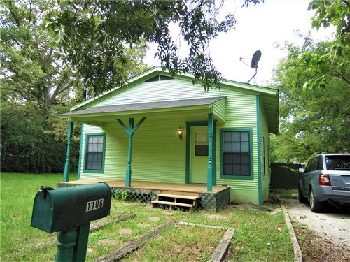 1106 Peak St, Denton, TX, 76201-7060 | Card Image