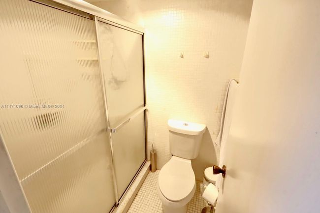APT-3C - 150 Sunrise Dr, Condo with 2 bedrooms, 2 bathrooms and null parking in Key Biscayne FL | Image 29