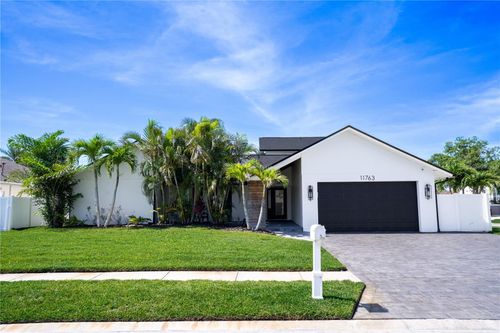 11763 Harborside Cir, LARGO, FL, 33773-4446 | Card Image
