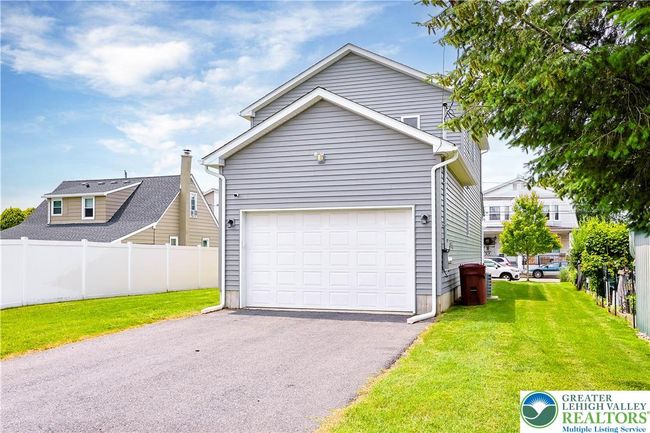 721 7 Th St, House other with 3 bedrooms, 3 bathrooms and null parking in Whitehall PA | Image 48