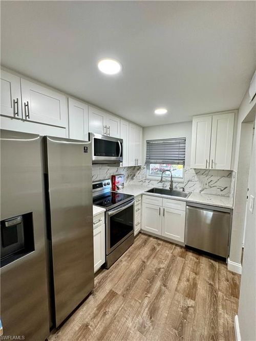 apt-111-400 Forest Lakes Blvd, NAPLES, FL, 34105-2383 | Card Image