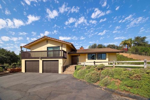 2920 Pioneer Way, Jamul, CA, 91935-3039 | Card Image