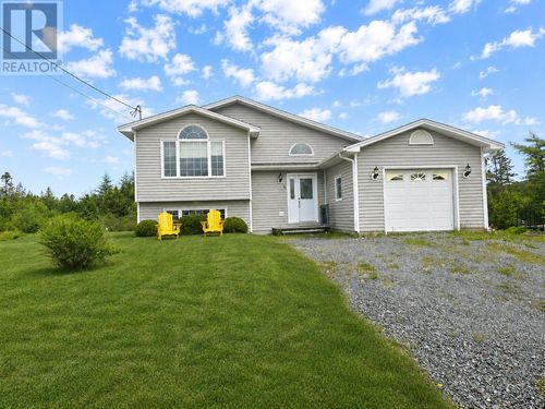 8 Coveyduck Place, Makinsons, NL, A0A1W0 | Card Image