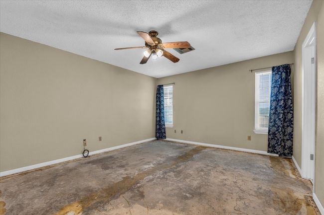 261 Rabbit Hl, House other with 3 bedrooms, 2 bathrooms and null parking in Lorena TX | Image 14