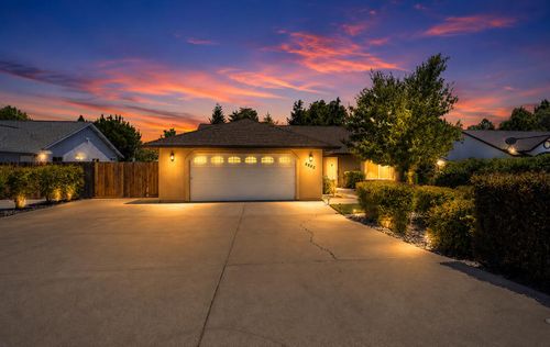 4565 Cerro Ln, Redding, CA, 96001-3827 | Card Image