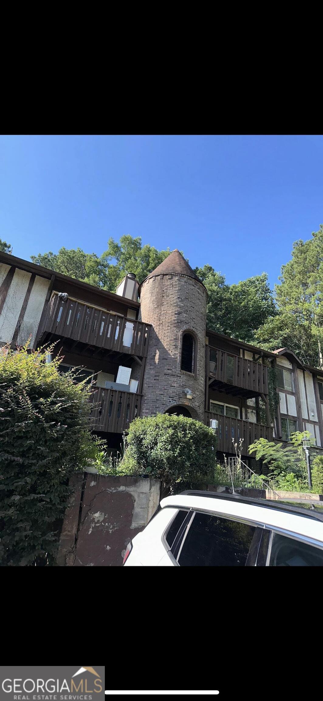 Camelot Dr, Atlanta, GA 30349