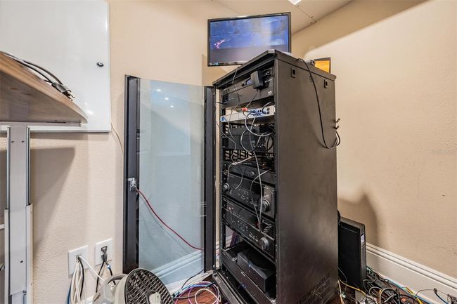 Media closet | Image 36