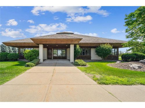 906 Dominion Dr, Hudson, WI, 54016-2048 | Card Image