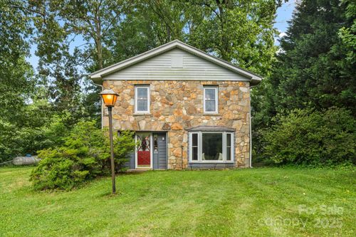1058 Howard Gap Loop Rd, Flat Rock, NC, 28731-6604 | Card Image