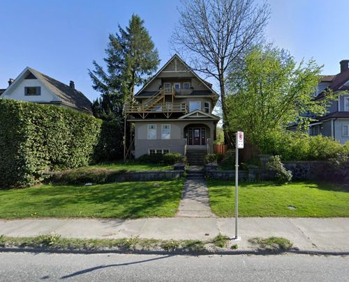 236 W 12th Ave, Vancouver, BC, V5Y1T8 | Card Image