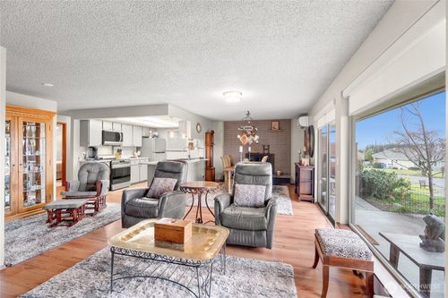 15d-1301 S 3rd Ave, Sequim, WA, 98382-3958 | Card Image