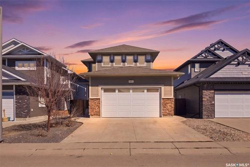 611 Kolynchuk Court, Saskatoon, SK, S7T0W4 | Card Image