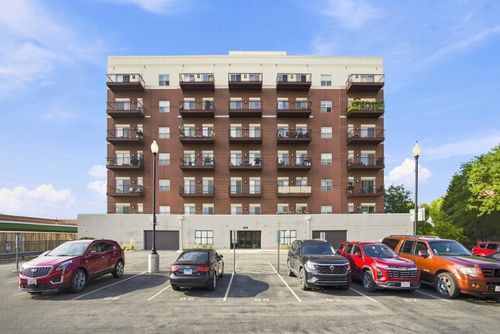 403-1650 Riverwoods Dr, Melrose Park, IL, 60160-1656 | Card Image