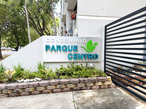 J-25 Parque Centro, San Juan, PR, 00921 | Card Image