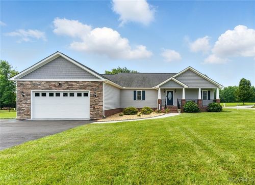 112 Rosemary Ct, Tappahannock, VA, 22560-5042 | Card Image