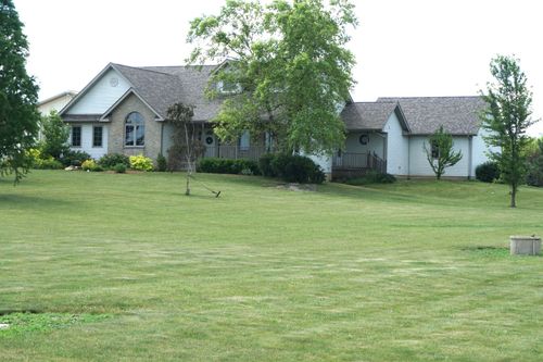 11348 E 9000n Rd, Grant Park, IL, 60940-4414 | Card Image