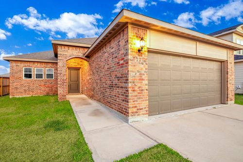 77 County Road 5102c, Cleveland, TX, 77327-6319 | Card Image