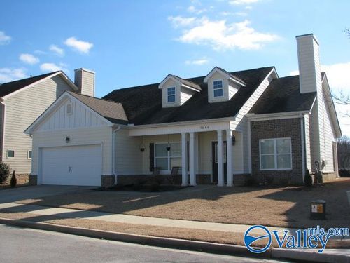 7040 Camrose Ln Nw, Huntsville, AL, 35806-2376 | Card Image
