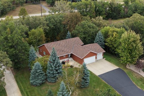 122 Ridge Rd, New London, MN, 56273-8652 | Card Image