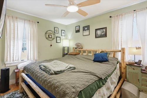 2 Seneca Ave, Essex Junction, VT, 05452-3522 | Card Image