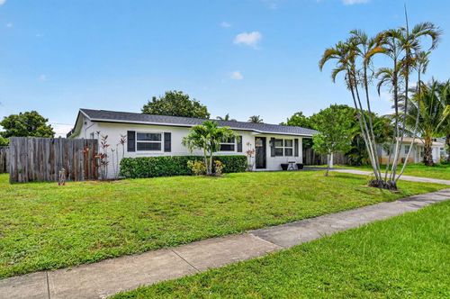 445 Palo Alto Dr, Palm Springs, FL, 33461-1517 | Card Image