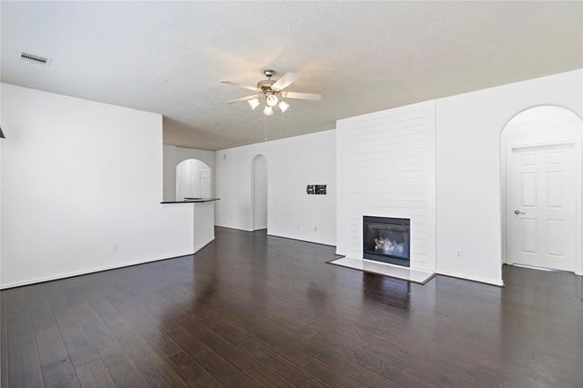 23307 W Pine Ivy Ln, House other with 4 bedrooms, 2 bathrooms and 2 parking in Tomball TX | Image 17