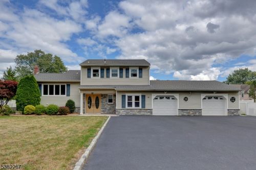 18 Sanders Pl, Pompton Plains, NJ, 07444-1236 | Card Image