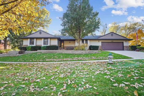 916 Oak Park Blvd, Cedar Falls, IA, 50613-1550 | Card Image