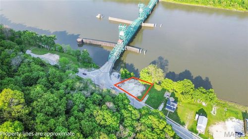 311 S Park St, Hardin, IL, 62047-4450 | Card Image