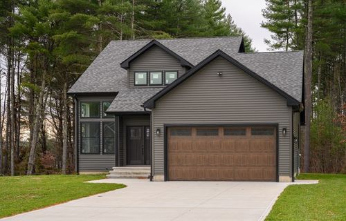 17 Woodland Ln, Belchertown, MA, 01007-1300 | Card Image