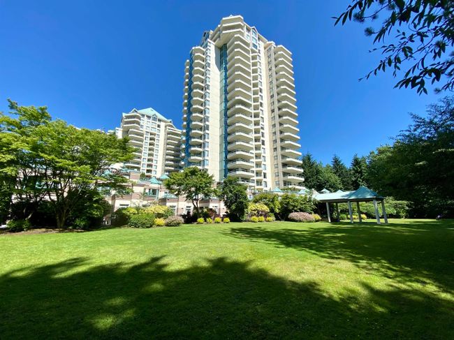 3B - 338 Taylor Way, Condo with 2 bedrooms, 2 bathrooms and 2 parking in West Vancouver BC | Image 1