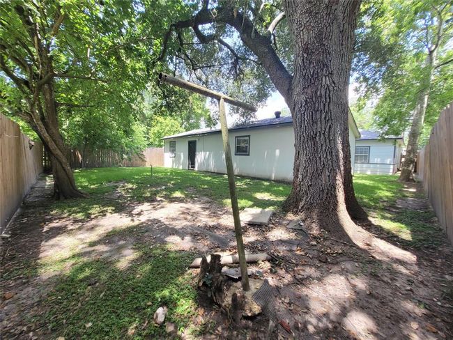 2106 N Galveston Ave, House other with 3 bedrooms, 2 bathrooms and 2 parking in Pearland TX | Image 32