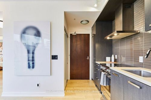 n204-120 Bayview Ave, Toronto, ON, M5A0G4 | Card Image