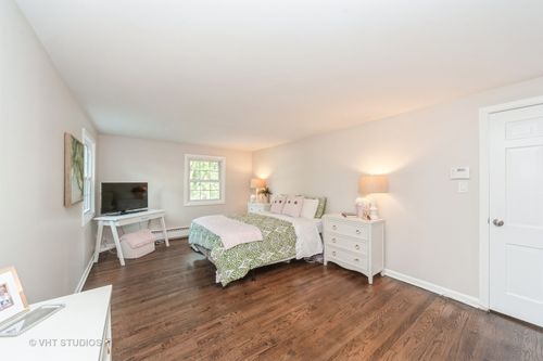 1704 Executive Ln, Glenview, IL, 60026-1540 | Card Image