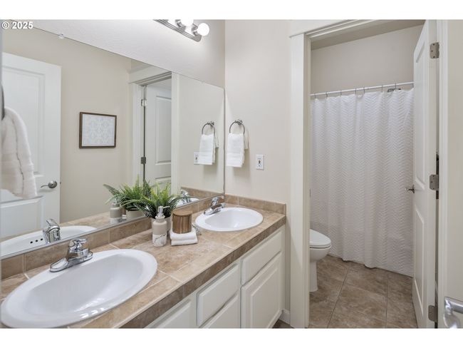 23073 Bland Cir, House other with 5 bedrooms, 3 bathrooms and 3 parking in West Linn OR | Image 35