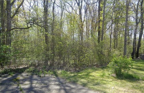 8480 Rosecrest Ct, Shelby Twp, MI, 48316-2626 | Card Image