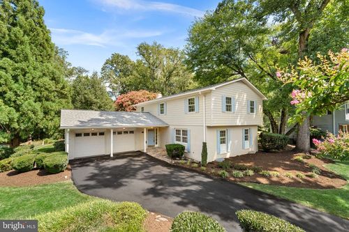3241 Betsy Ln, Oak Hill, VA, 20171-1615 | Card Image