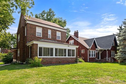 a-7030 Clayton Rd, Richmond Heights, MO, 63117-1579 | Card Image